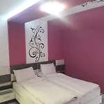 Shishkova 3 Апартамент *